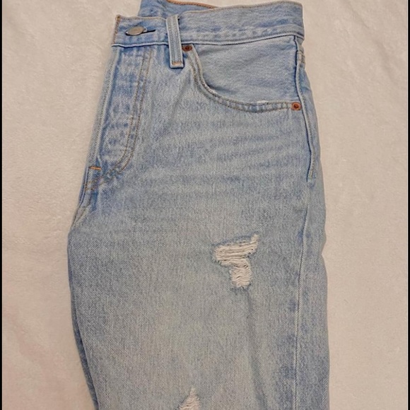 Aritzia X Levi’s 501 Bermuda shorts - Picture 5 of 8